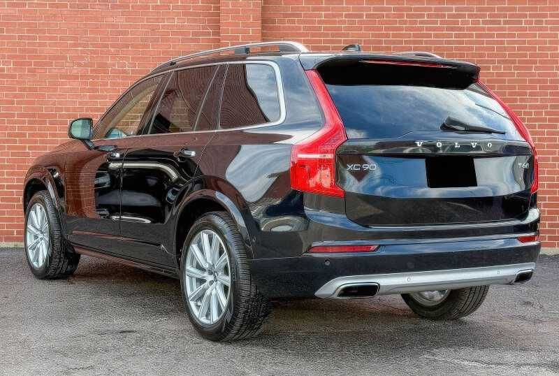 2018 Volvo XC90 T6 Momentum