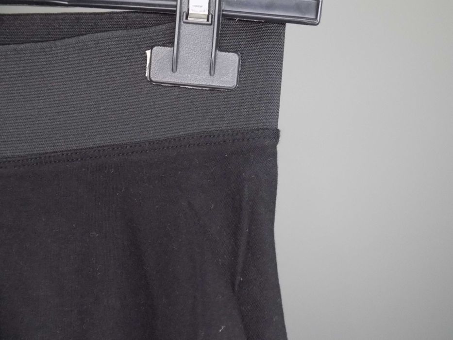 Saia preta Stradivarius