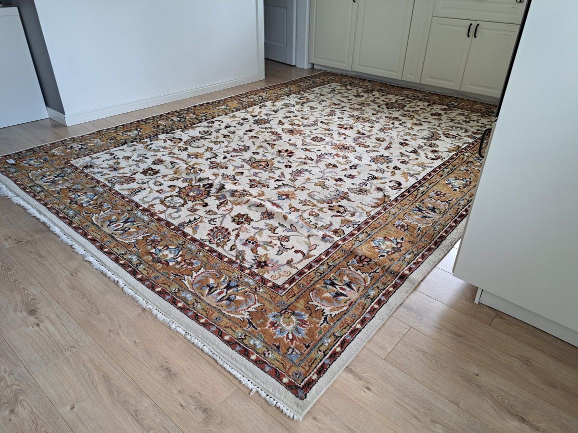 Śliczny salonowy ręcznie tkany wełniany Indyjski dywan 250x360cm