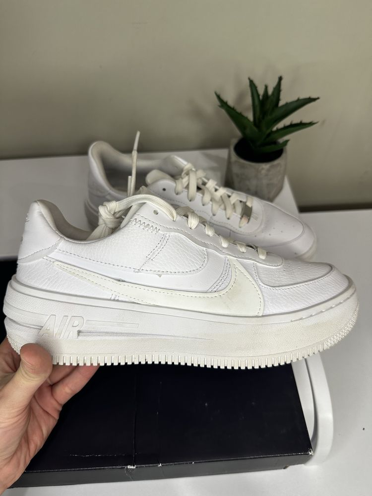 Кросівки Nike W AF1 PLT.AF.ORM