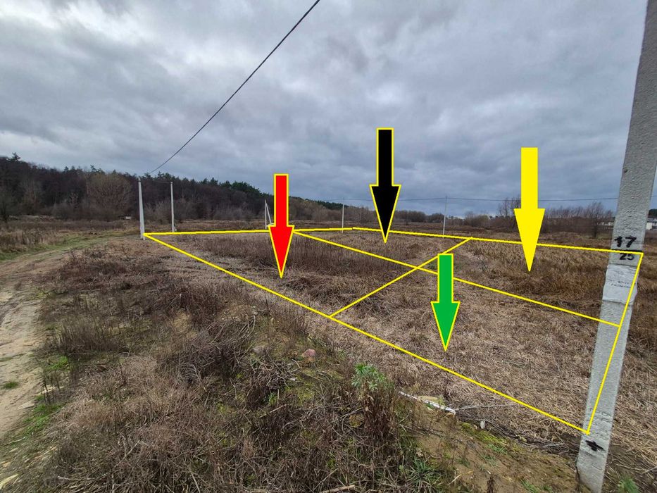 Продам ділянку 3,8 сотки в гарному перспективному місці, світло 28квт.