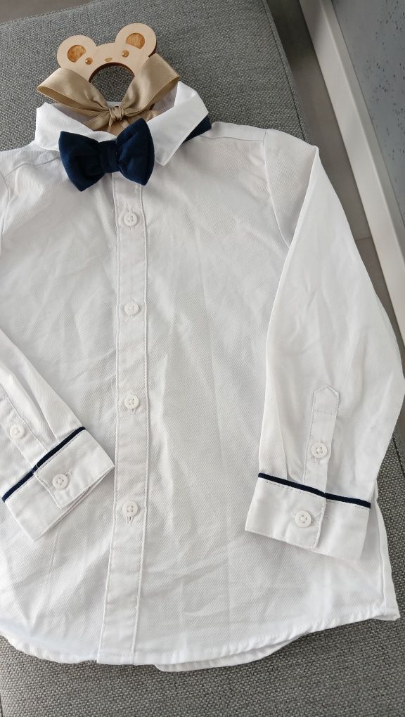 Elegancka koszula dla chłopca z muszką r.92