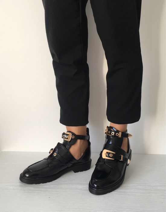 Весняні чорні туфлі