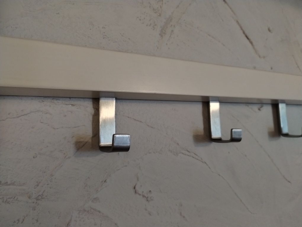 IKEA Tjusig półka na kapelusze wieszak do przedpokoju