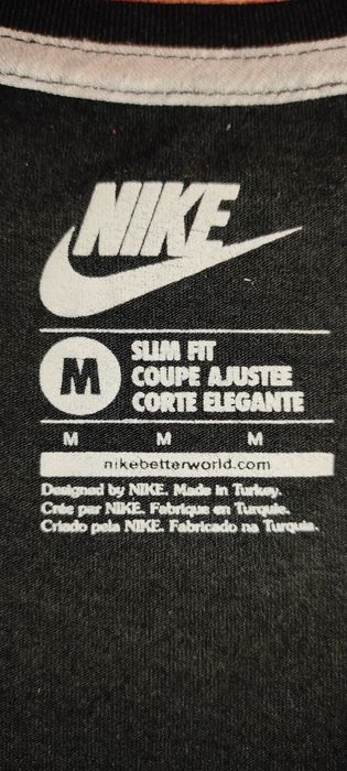 Футболка Nike жіноча.