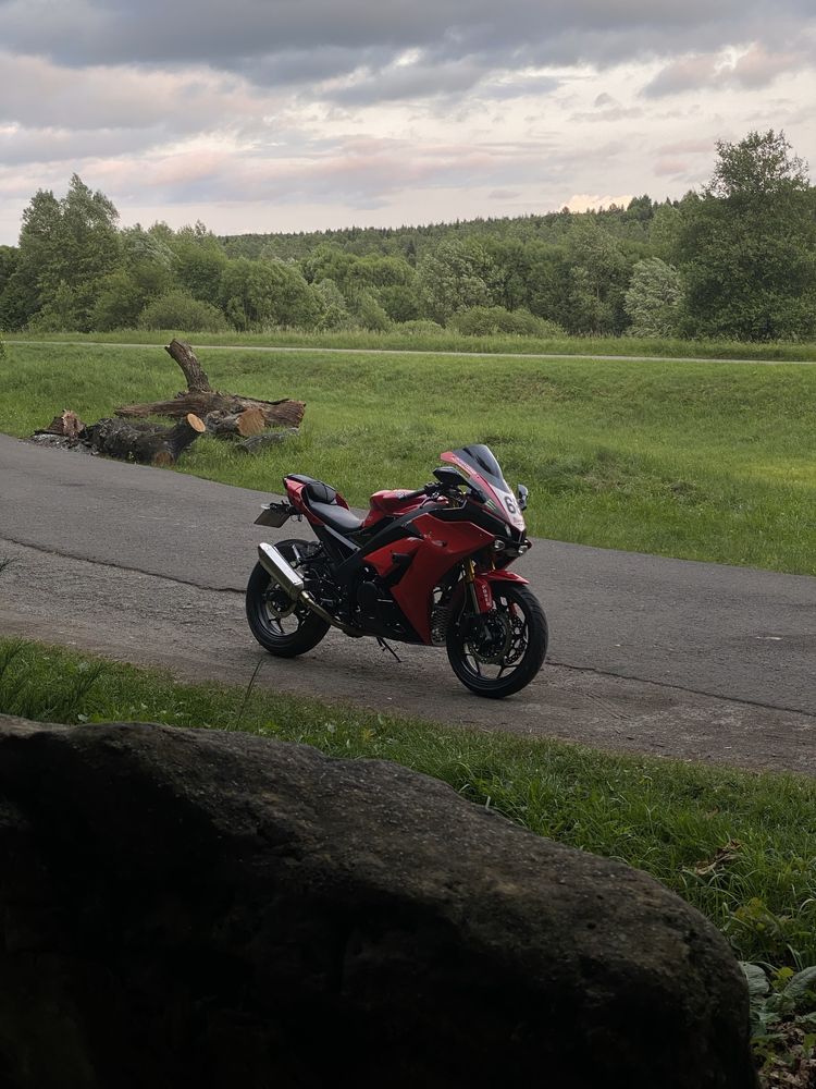 Продам Rider r1m 250cc