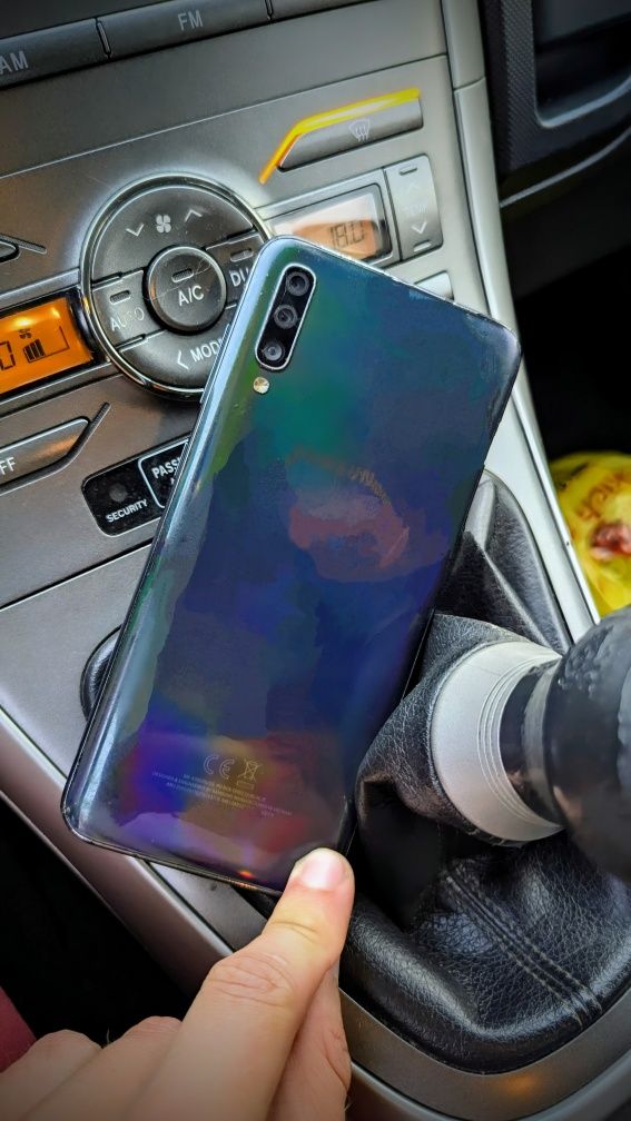 Samsung Galaxy A70 w stanie dobrym