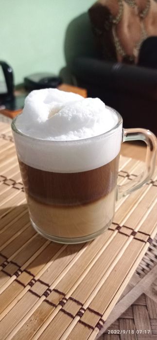 Кавомашина делонджі.