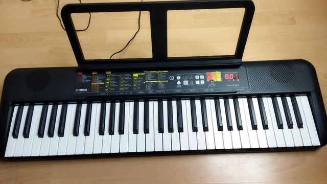 Keyboard Yamaha PSR F52