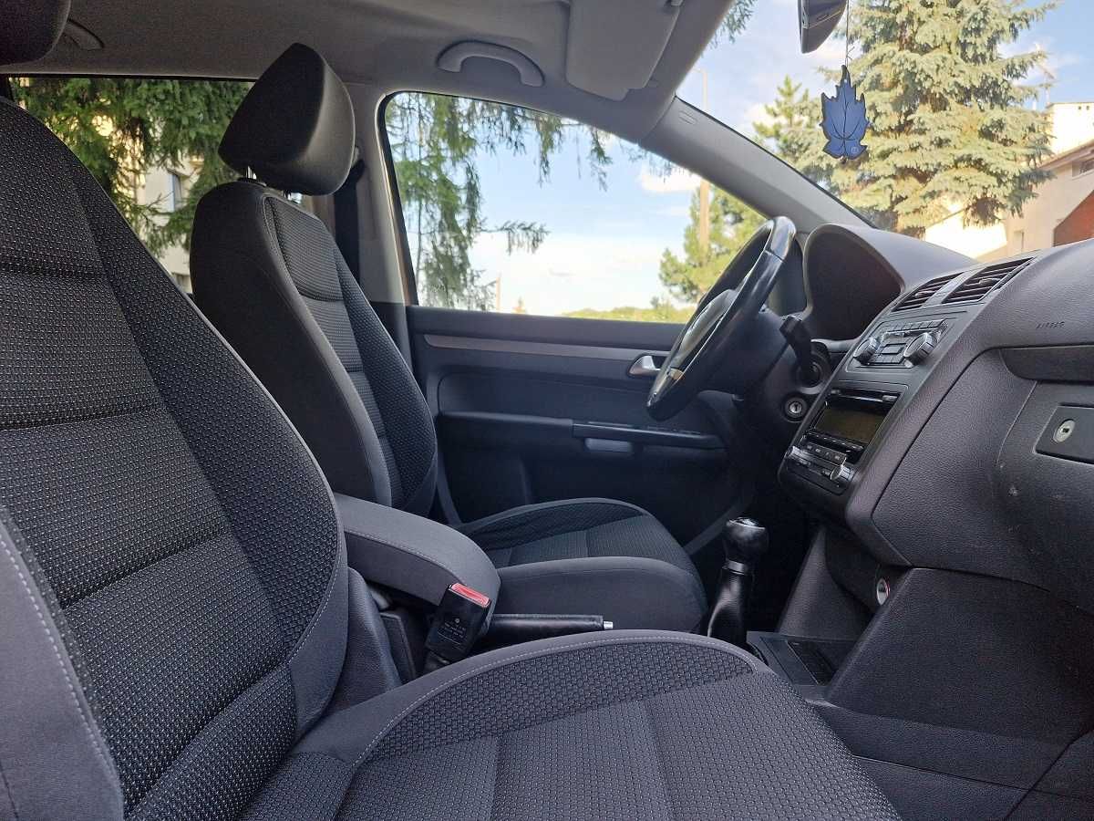VW Touran _ 2.0 TDI _ 2011 _ Klima _ 7 - Osobowy _ Zarejestrowany _