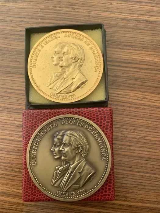 Duas medalhas comemorativas do casamento dos Duques de Bragança