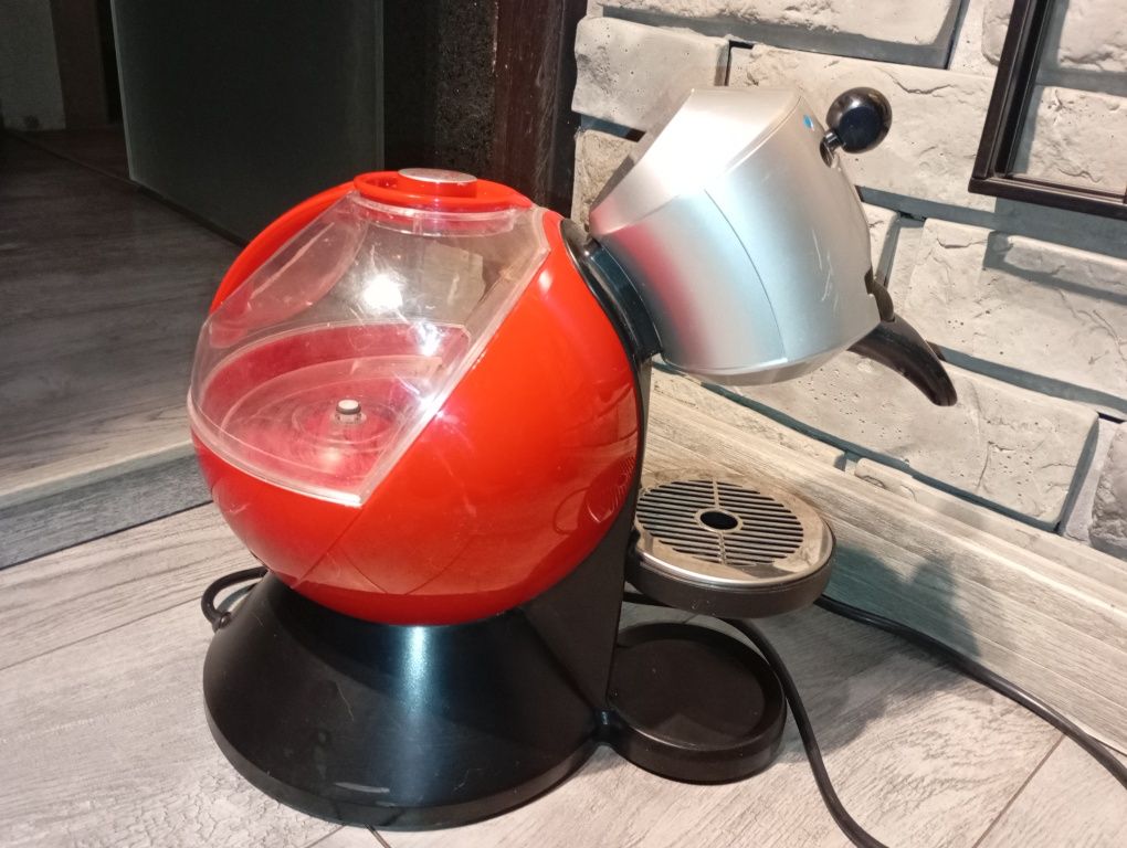 Ekspres kapsułkowy czerwony KRUPS KP2006 Nescafe Dolce Gusto