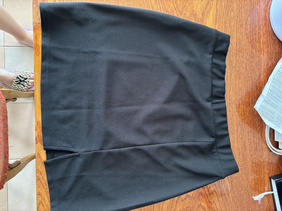 Брючный костюм и юбка