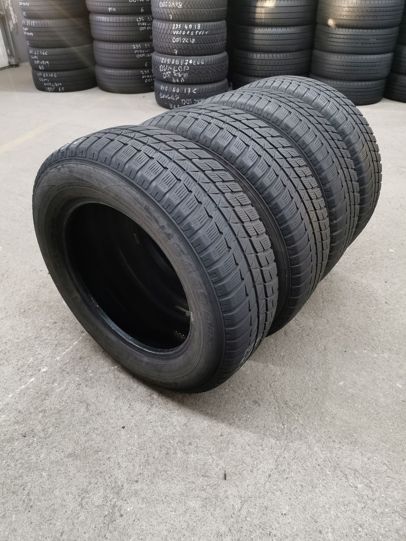 Komplet opon 225/65R17 Falken HS449 EUROWINTER