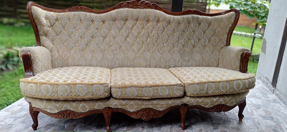 Sofa w stylu Ludwikowskim