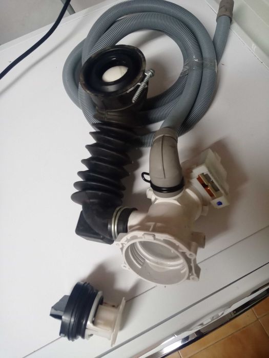 Máquina lavar roupa - Ariston / Hotpoint (acessórios )