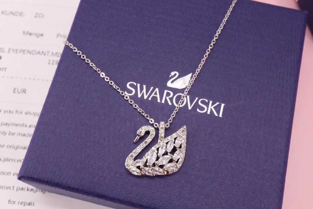 Swarovski micro-set swan collarbone necklace