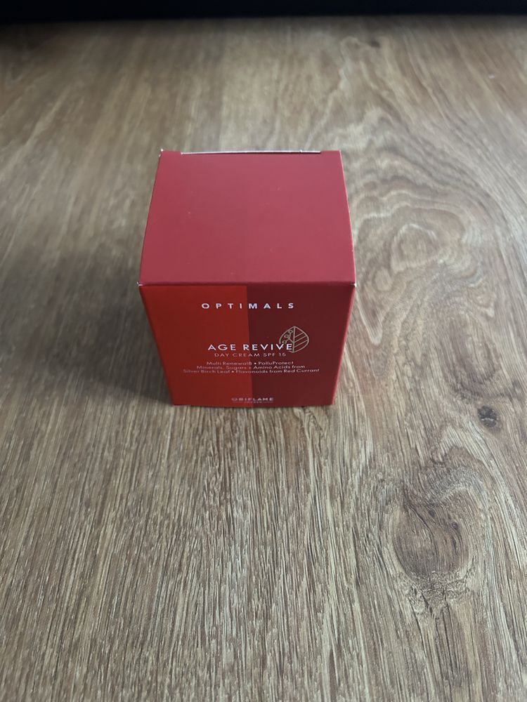 Krem na dzień Optimals Age Revive SPF 15 Oriflame