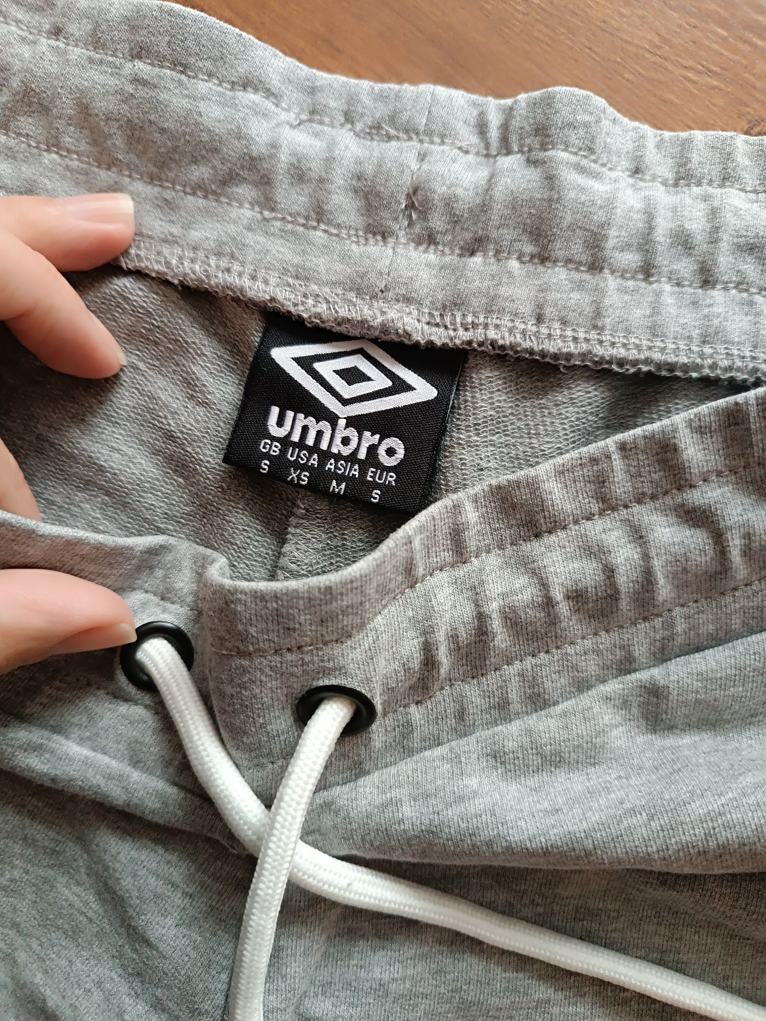 Spodenki sportowe damskie szorty Umbro rozmiar s