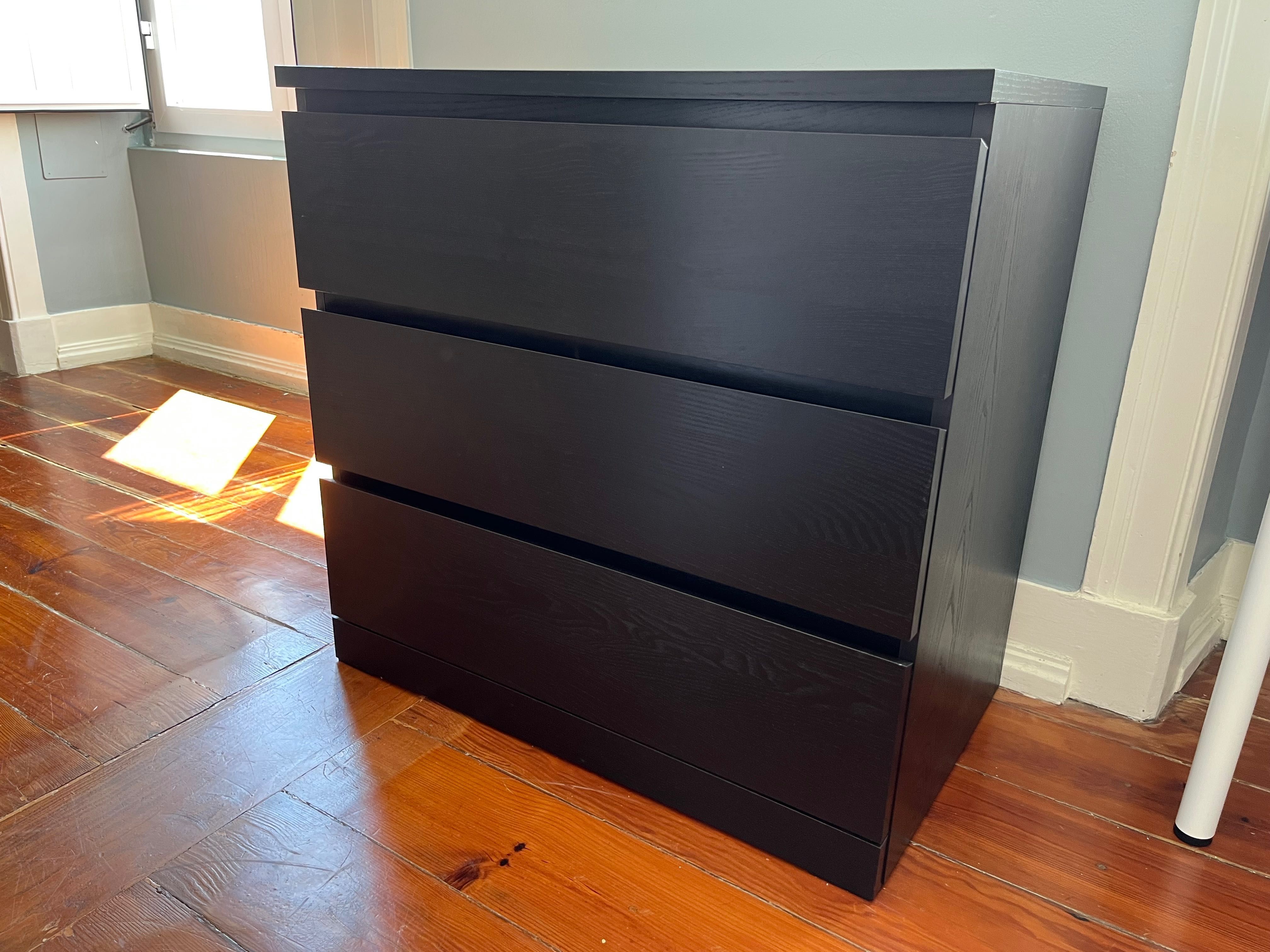 Cómoda MALM castanho escuro (ikea)