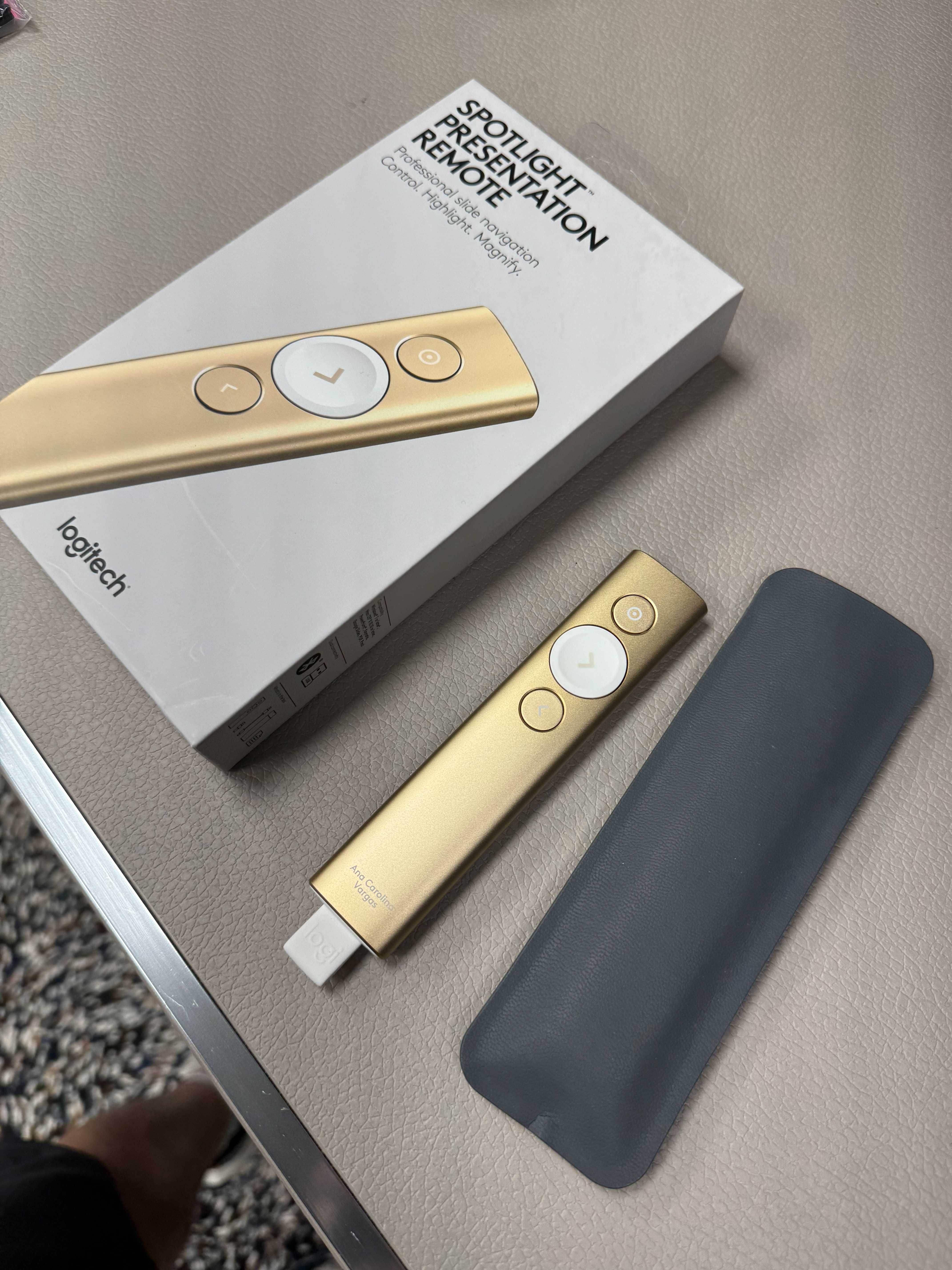 Apresentador Logitech Spotilight Dourado Novo na Caixa