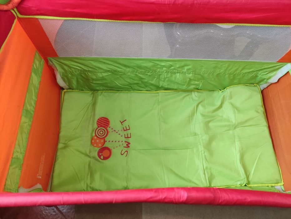 Cama de viajem+rede mosquiteira+2 colchões