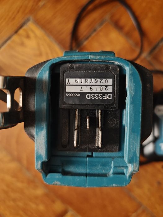 Шуруповерт Makita df333d