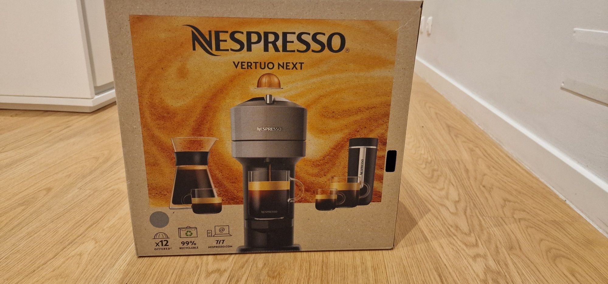 Vendo maquina café Nespresso nova
