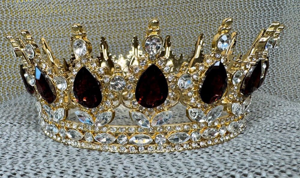 Корони діадеми різних кольорів