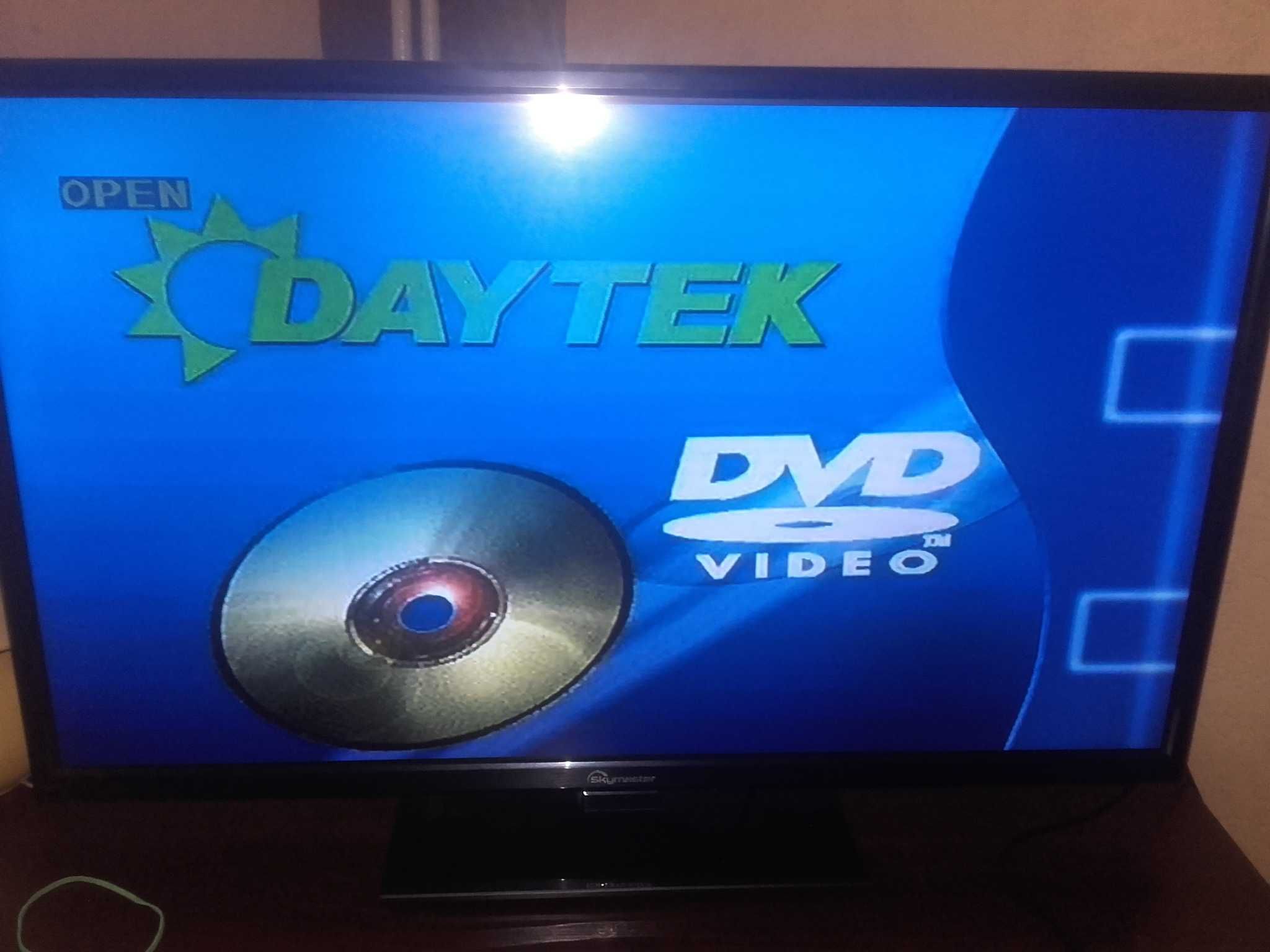 Odtwarzacz płyt CD DVD Video DAYTEK M705M + Pilot