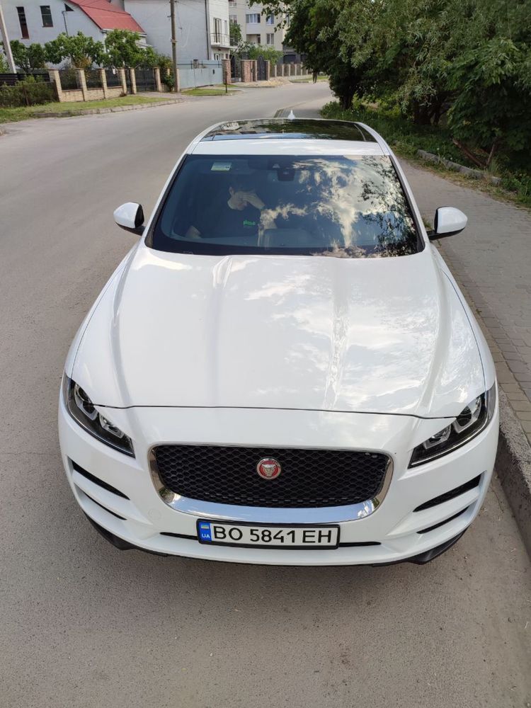 Jaguar автомобіль