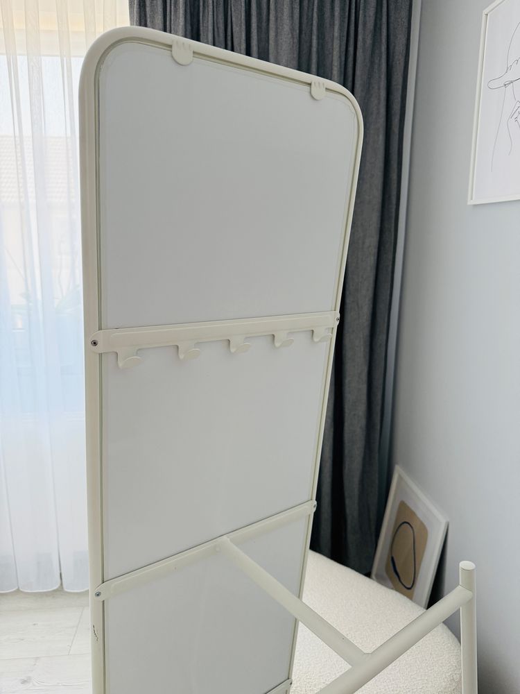 Białe lustro stojące Ikea 39x160 funkcjonalne