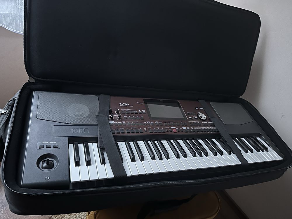 Korg Pa 700 + pokrowiec . Zobacz warto !!!