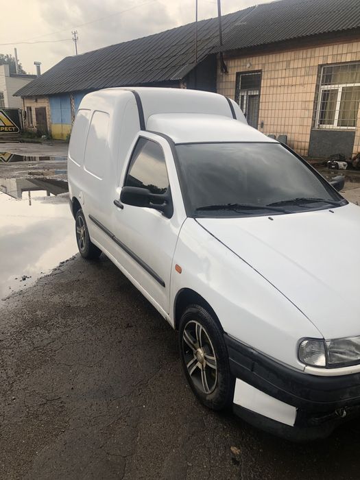 Продам Seat inca