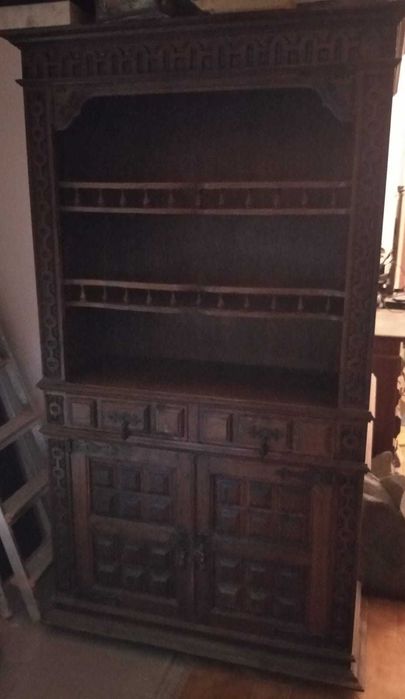 Móvel rústico de sala séc. XVII madeira maciça de castanho