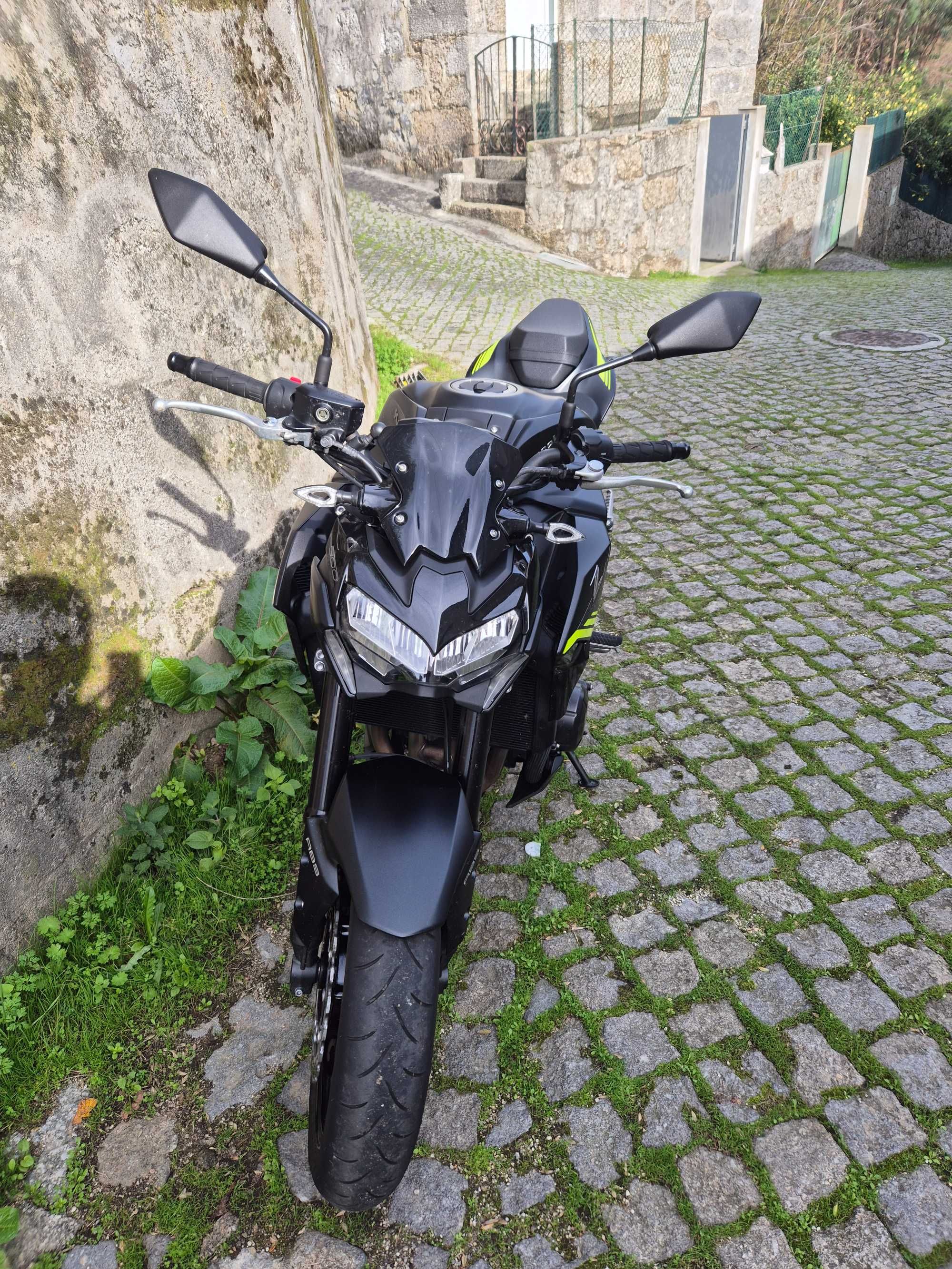 Kawasaki Z 900 - ano 2021