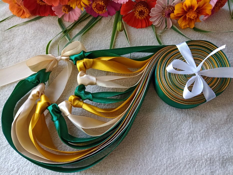 Ring oczepinowy butelkowa zieleń, złoty, beżowy