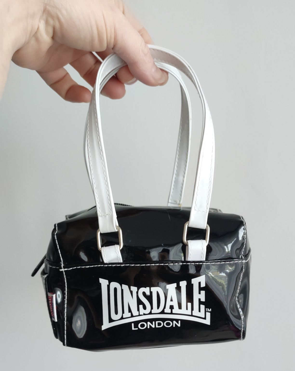 Mini torebka Lonsdale lakierowana oryginał