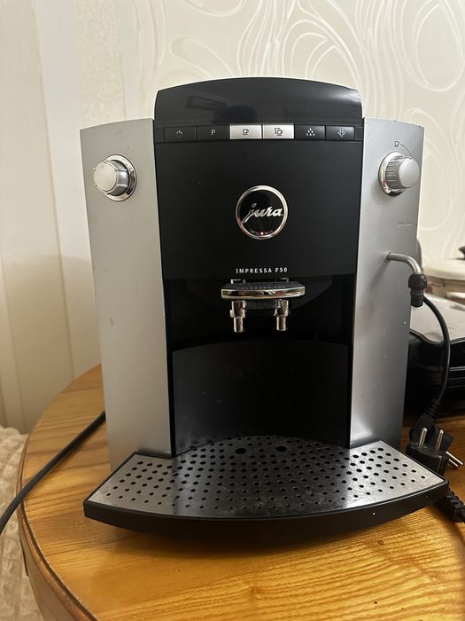 Кофеварка jura в хорошому стані