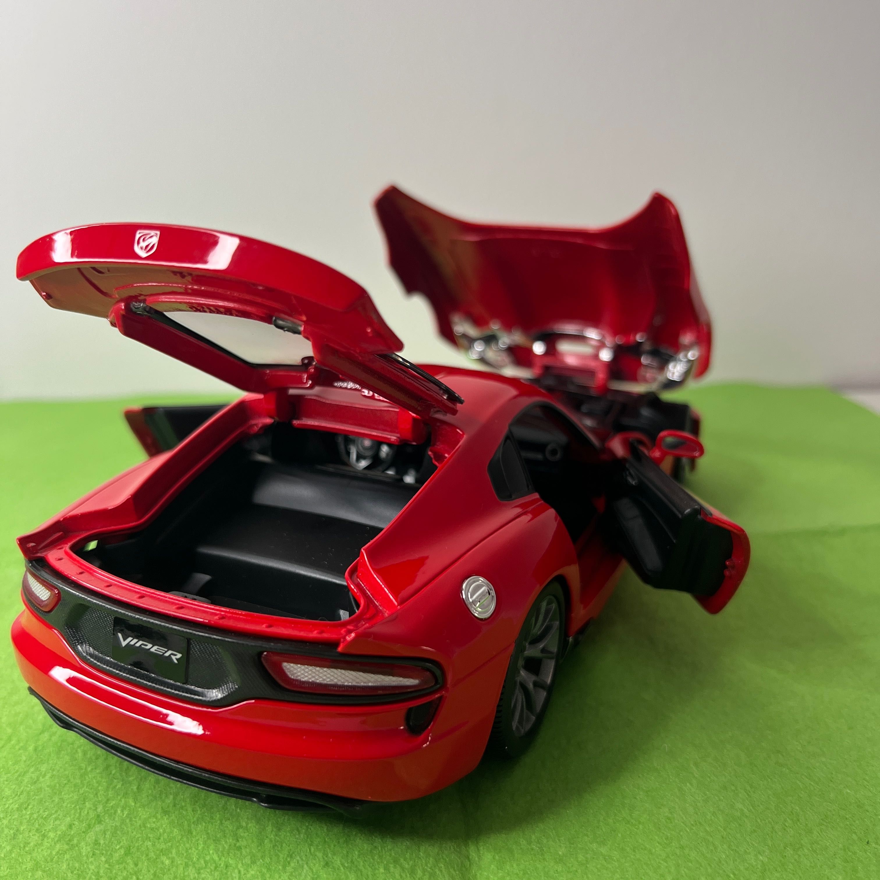 Dodge Viper GTS-R 2013 1:18 Diecast Miniatura Muscle Car