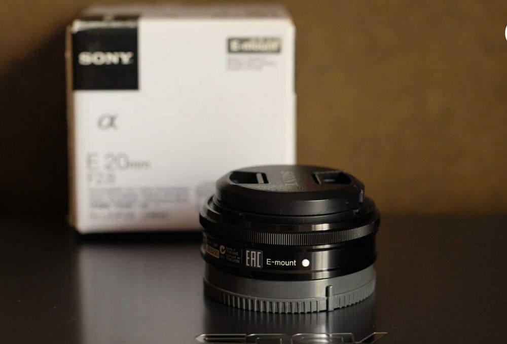 Над різкий SONY E 20 mm F2.8 для камер E-Mount для стріт і сторіс