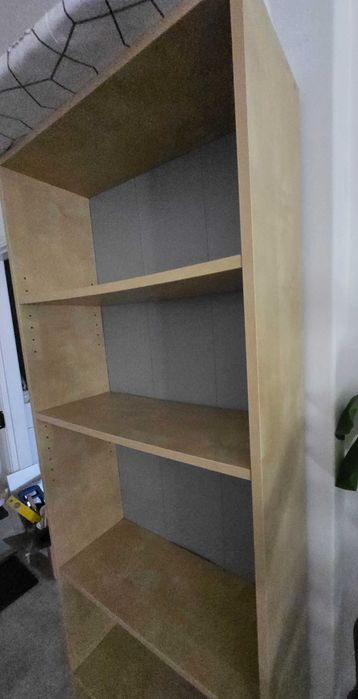 Estante bege e cinza de fundo