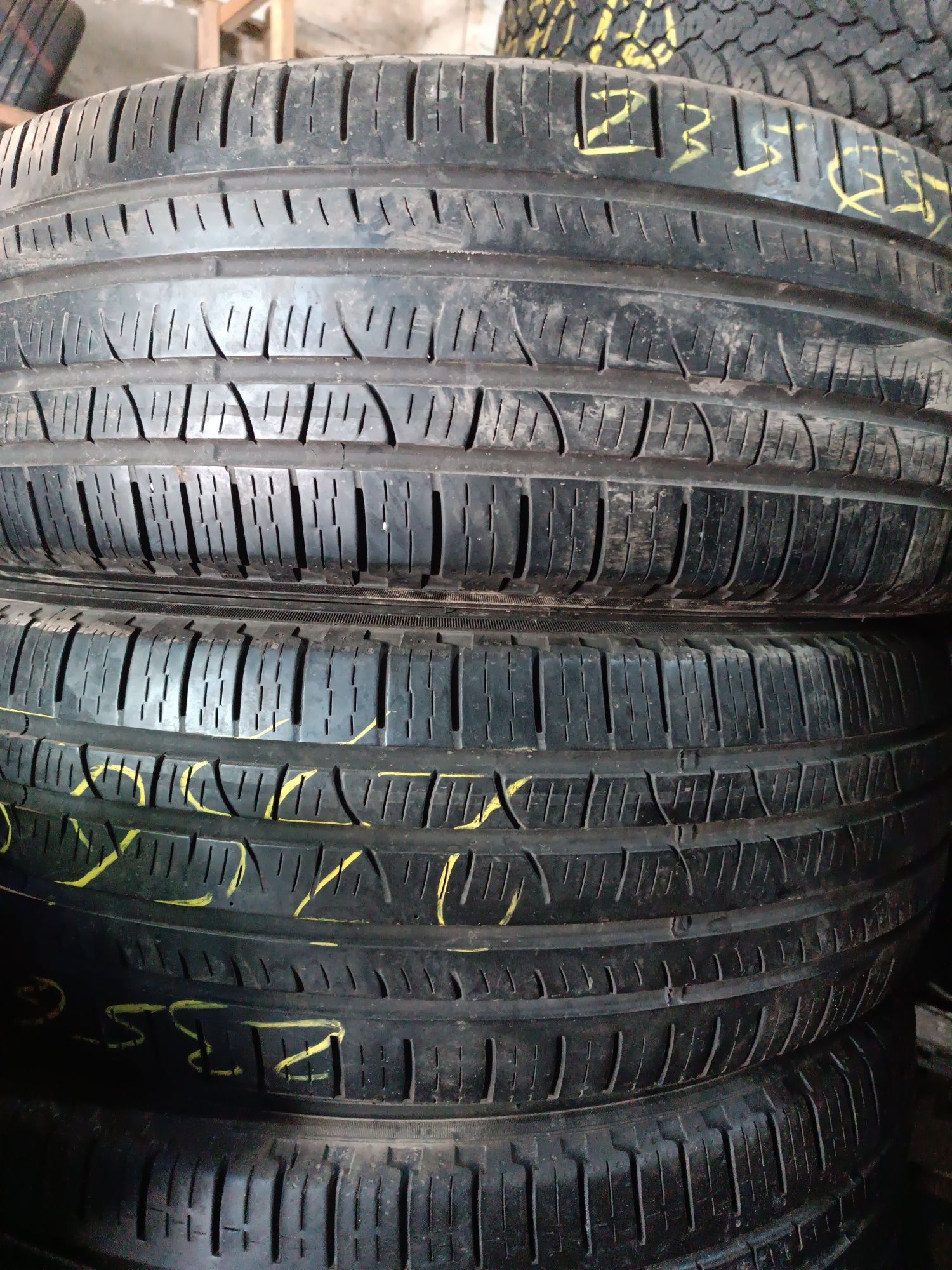 Шини Всесезоні Pirelli 235/65/19 5-6mm 4шт.