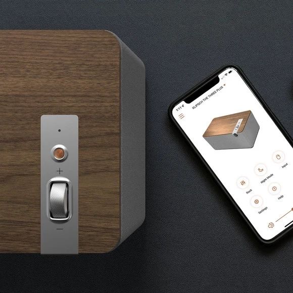 Klipsch The Three Plus — стильна Hi-Fi колонка з потужним звуком