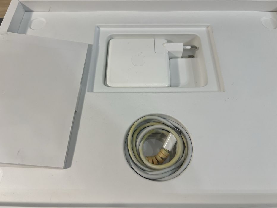 MacBook Pro 16" (2019) i9 | 16GB RAM | 1TB SSD