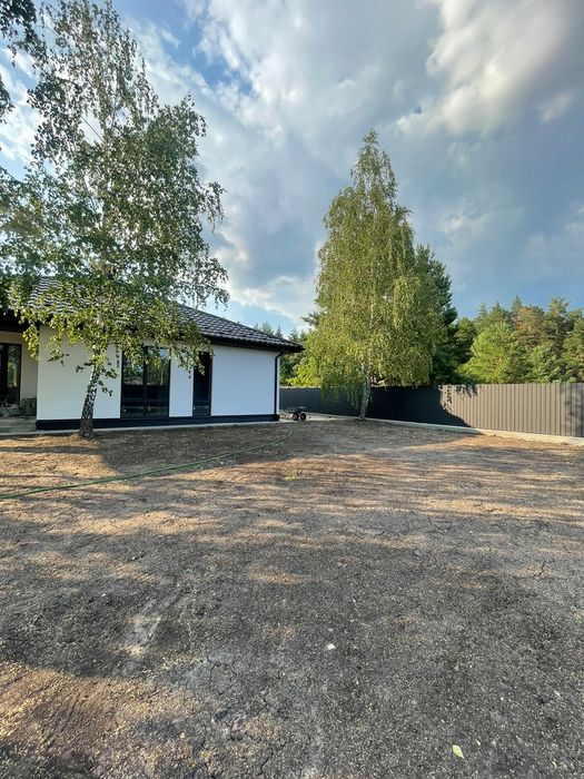 Продаж 1 поверхового будинку з ділянкою 5.5 сотки ,120м2.