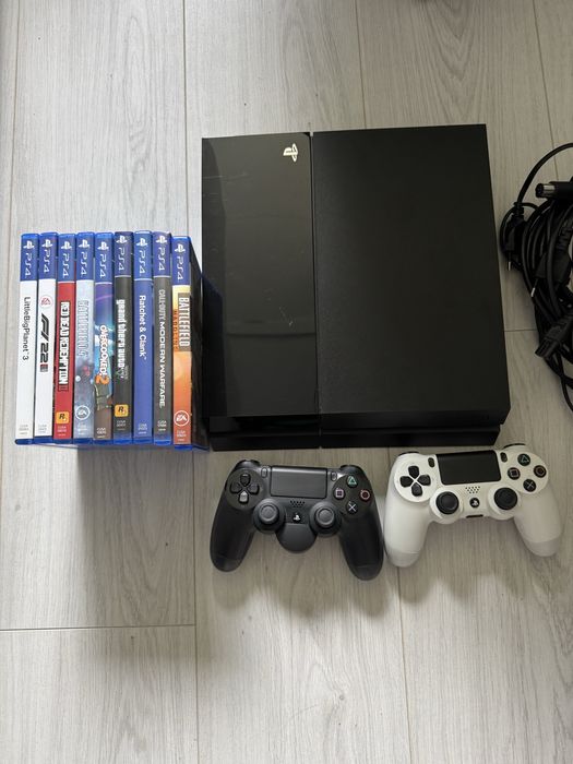 Konsola PS4+2 pady+9 gier