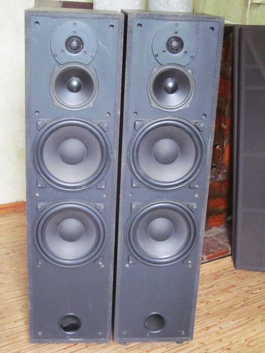 Продам Колонки Sony по 90 watts.