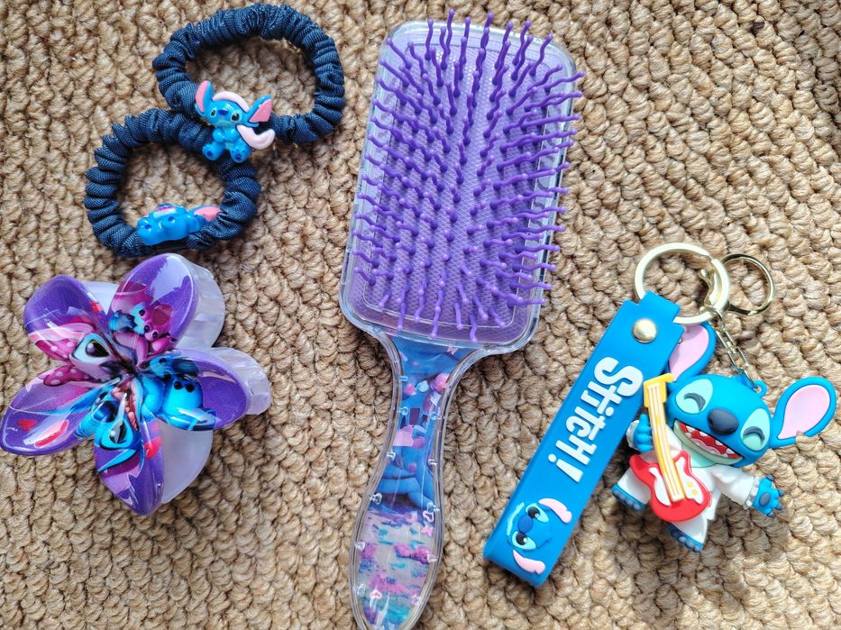 Zestaw upominkowy Stitch Szczotka brelok klamra Prezent urodziny