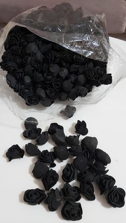Czarne róże różyczki piankowe 3 cm bez drucika bez tiulu duża ilość
